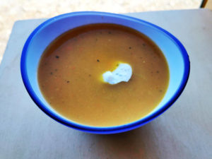 Fertige Kürbis Suppe, Rezept aus der Van Küche von Vroni's Vanlife