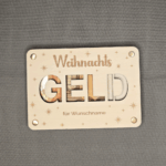 Personalisiertes Weihnachtsgeschenk: Geldgeschenk aus Holz mit Wunschname und Sternmotiven