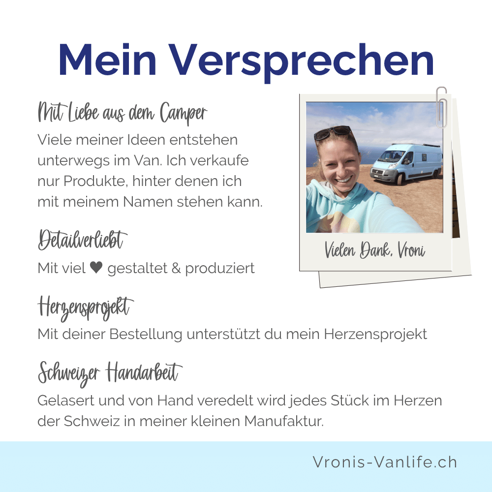Vroni von Vroni's Vanlife lächelt vor ihrem hellblauen Campervan – gelasert und von Hand veredelt im Herzen der Schweiz